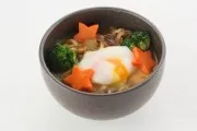 キラッ☆卵咖喱(ランカ・リー)うどん 680円(税別)